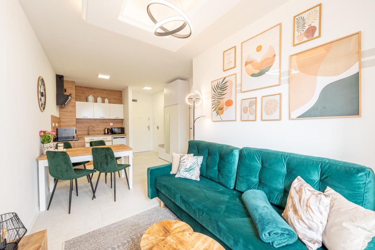 Horyzont Apartamenty - Kapitanski Mostek- Blisko Portu- Sniadania Kolobrzeg Luaran gambar